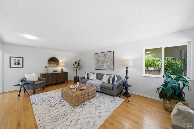 Photo - 1121 Valley View St