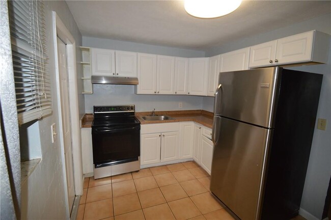 Building Photo - 807 Phippen Waiters Rd Unit 1 Rental