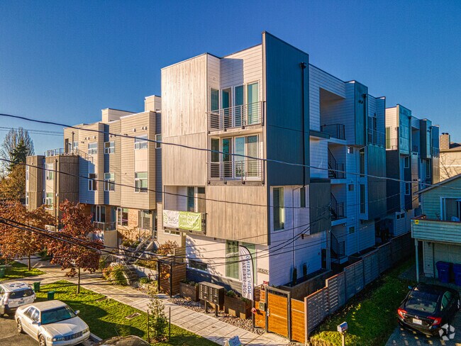 Building Photo - BalCro Apartments