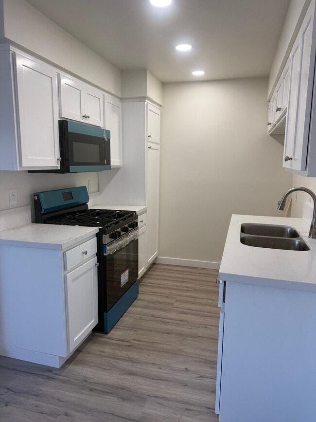 Photo - 1357 Armadale Ave Unidad 108