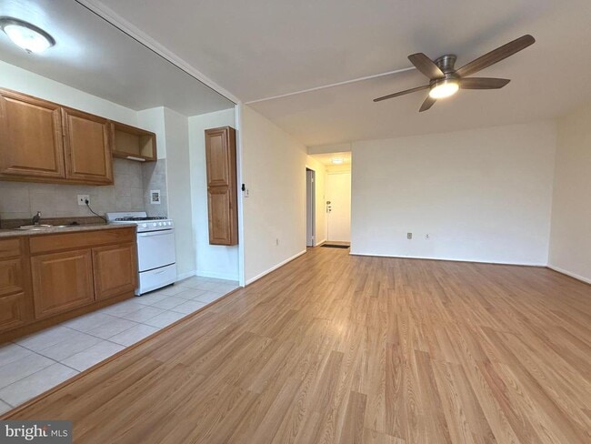 Photo - 4100 W St NW Unidad 303