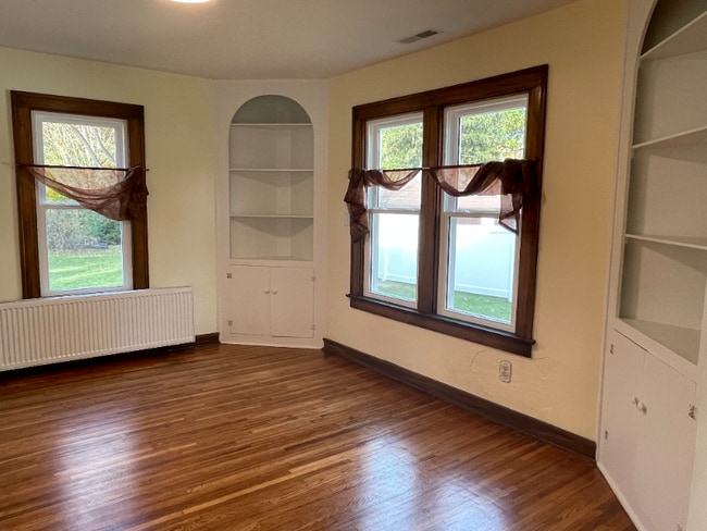 Photo - 208 W 3rd St