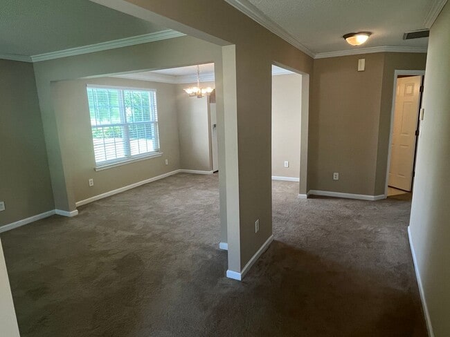 Photo - 10410 Pickerel Ln