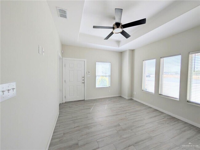 Photo - 14 S McColl Rd Unidad 2