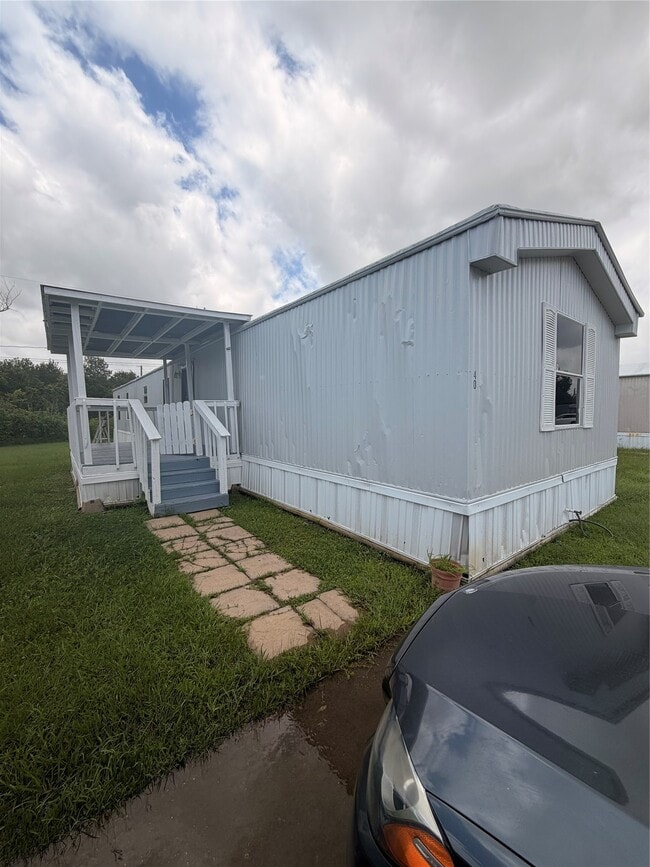 Building Photo - 2021 N Battlebell Rd
