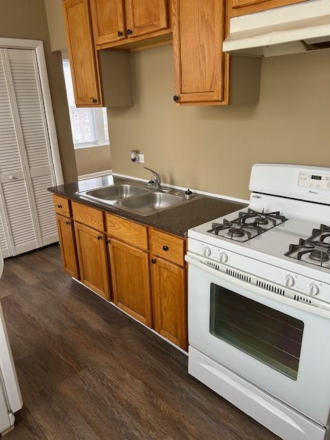 Photo - 701 W Garfield Blvd