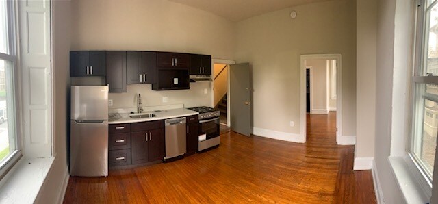 Building Photo - 3827 Walnut St Unit 2F