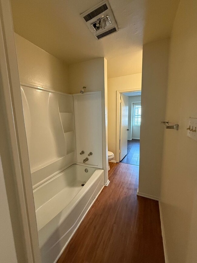 Building Photo - 8717 Granite Dr Unit 8717-C
