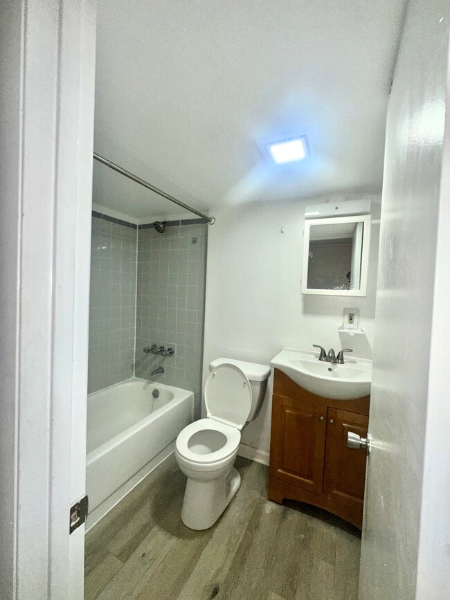 Photo - 2009 Flagler Pl NW Unit B