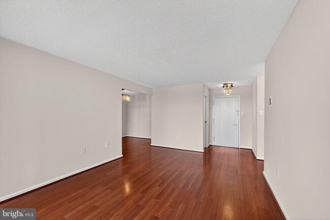 Building Photo - 4500 S Four Mile Run Dr Unit 314