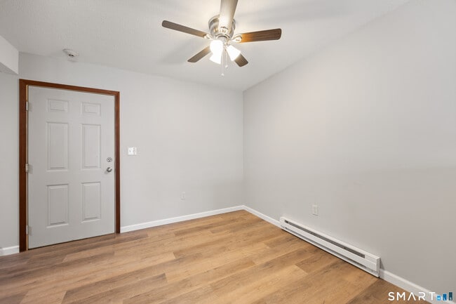 Photo - 46 N Cherry St