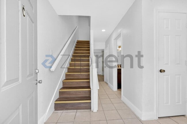 Photo - 4624 San Jacinto St