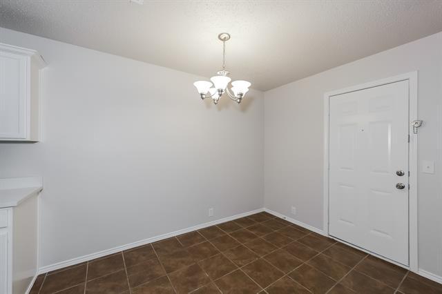 Photo - 317 Oakhurst Dr