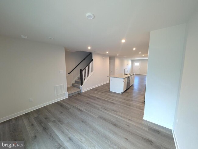 Photo - 114 RED LION Ct