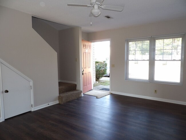 Photo - 108 Ridgeway Dr