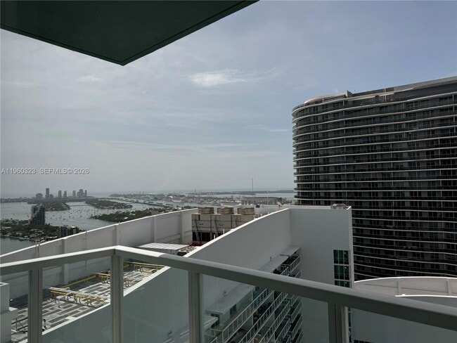 Photo - 1900 N Bayshore Dr Unidad 4307