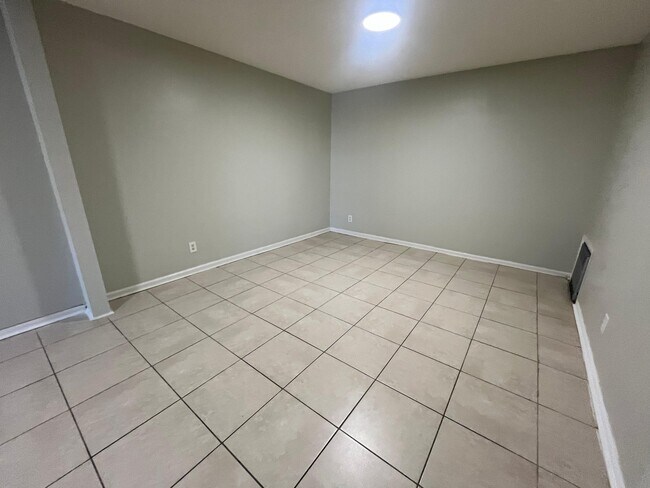 Photo - 809 Summer Ave Unit 2