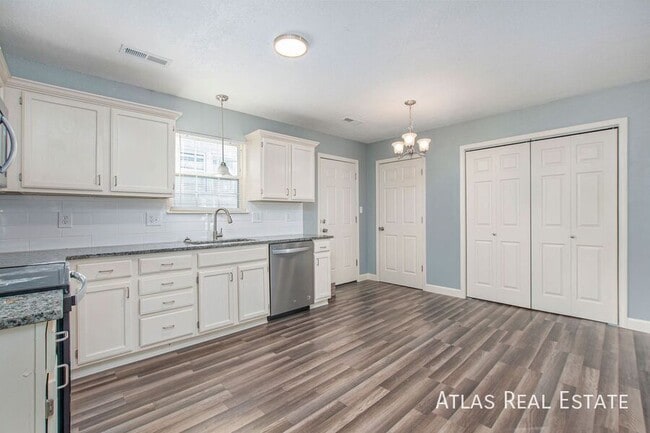 Photo - 403 SW 15 St