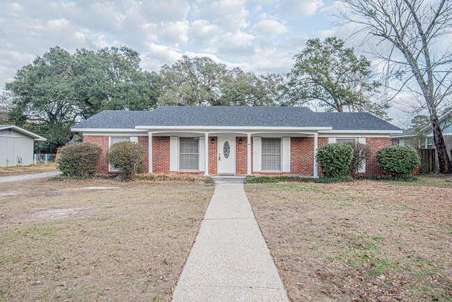 Building Photo - 4361 Montclair Cir E