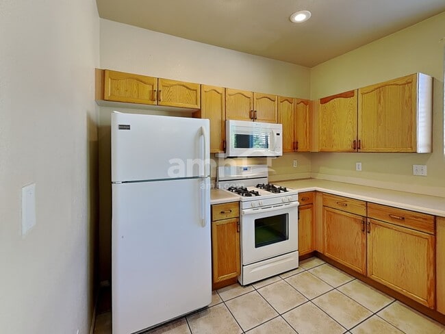 Photo - 924 Country Skies Ave