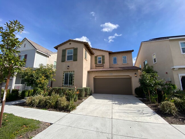 New community, 4 club houses, gated, easy ... - New community, 4 club houses, gated, easy ...