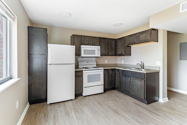 Hubbard Gardens - Hubbard Gardens Apartments