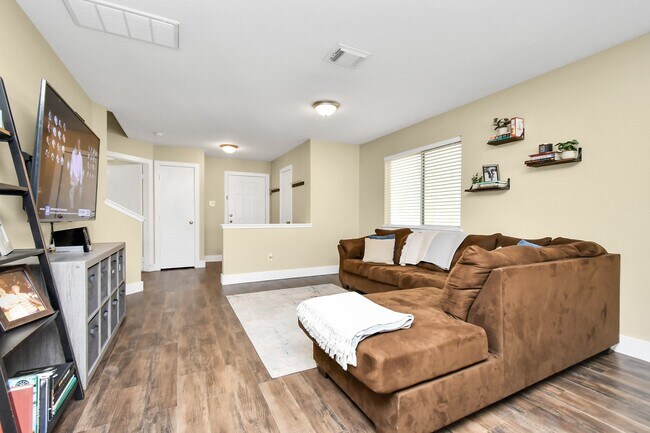 Photo - 3947 Carriage Park Row