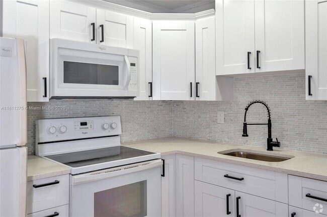 Building Photo - 712 Division Ave Rental