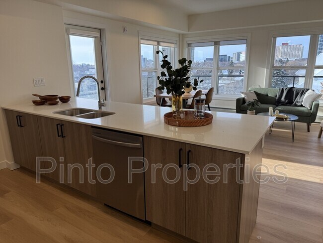 Photo - 8615-8108 108 St NW