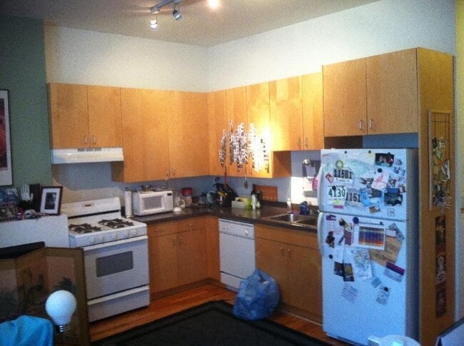 Building Photo - 2519 W North Ave Unit 3F Rental