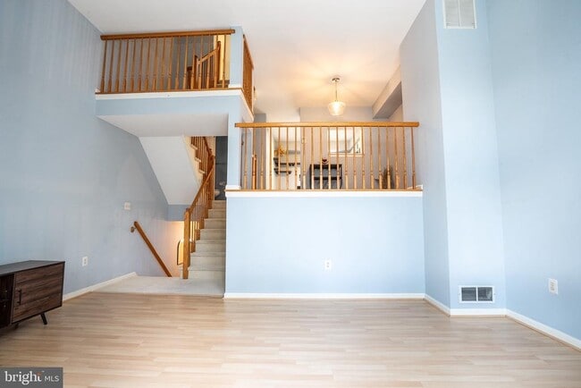 Photo - 128 S Barrow Pl