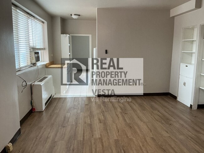 Photo - Ashley Towers