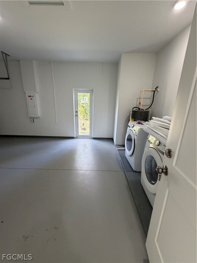 Photo - 721 Ivan Ave S