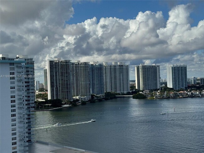 Building Photo - 250 174th St Unit 1912