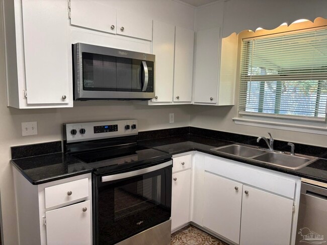 Photo - 1824 Iris Ln