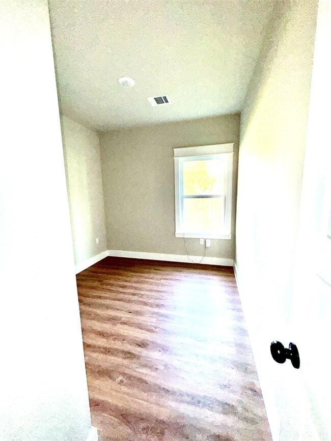 Photo - 204 Booker T Washington St