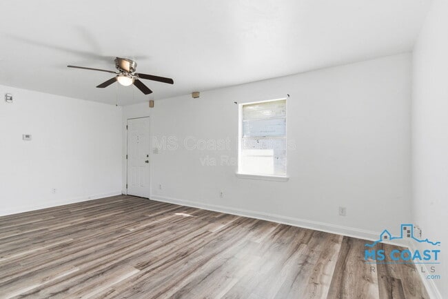 Photo - 3007 Meteor St