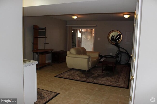 Building Photo - 14186 Hunters Run Way Rental