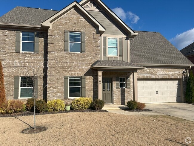 Building Photo - Beautiful full brick 4 bedroom 3.5 bath ho... Rental