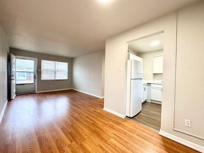 7012 Jamieson Ave Unit B
