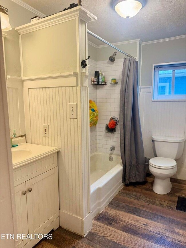 Photo - 316 Oglewood Ave