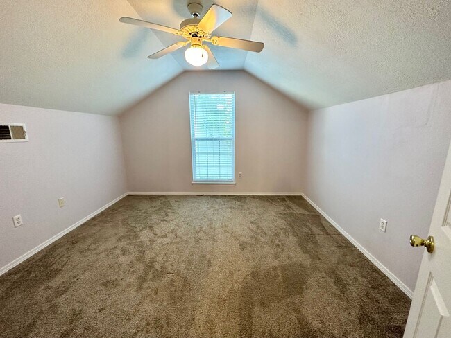 Photo - 918 Claeven Cir