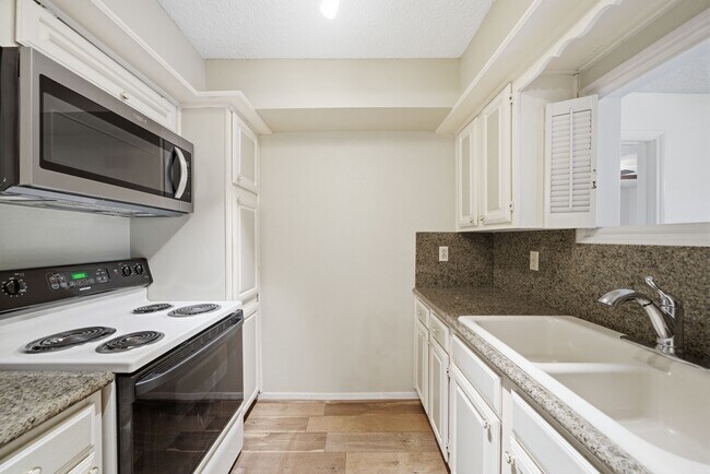 Photo - 1311 Antoine Dr Unit 111