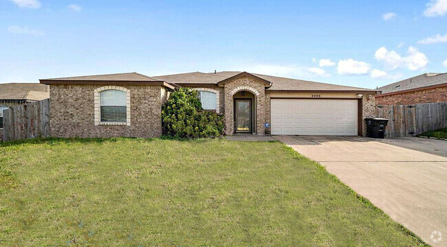 Building Photo - 4400 Lloyd Dr Rental