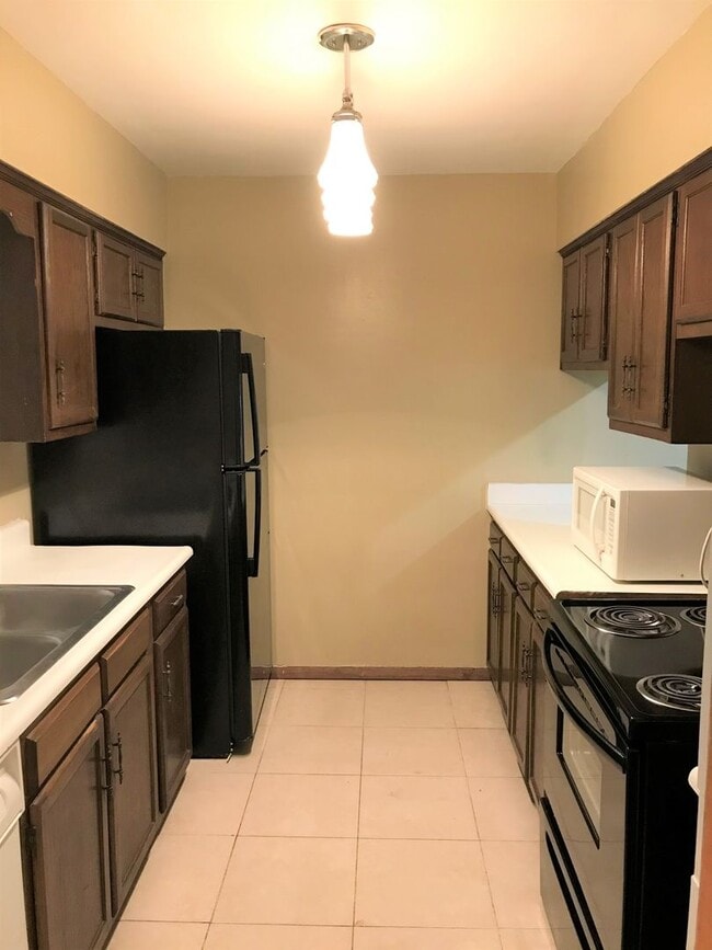 215 Bamboo Dr