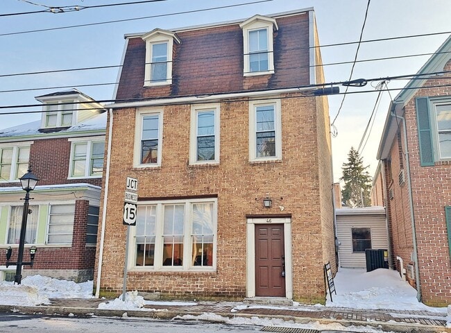 Building Photo - 46-50 W Middle Unit Apt. 3