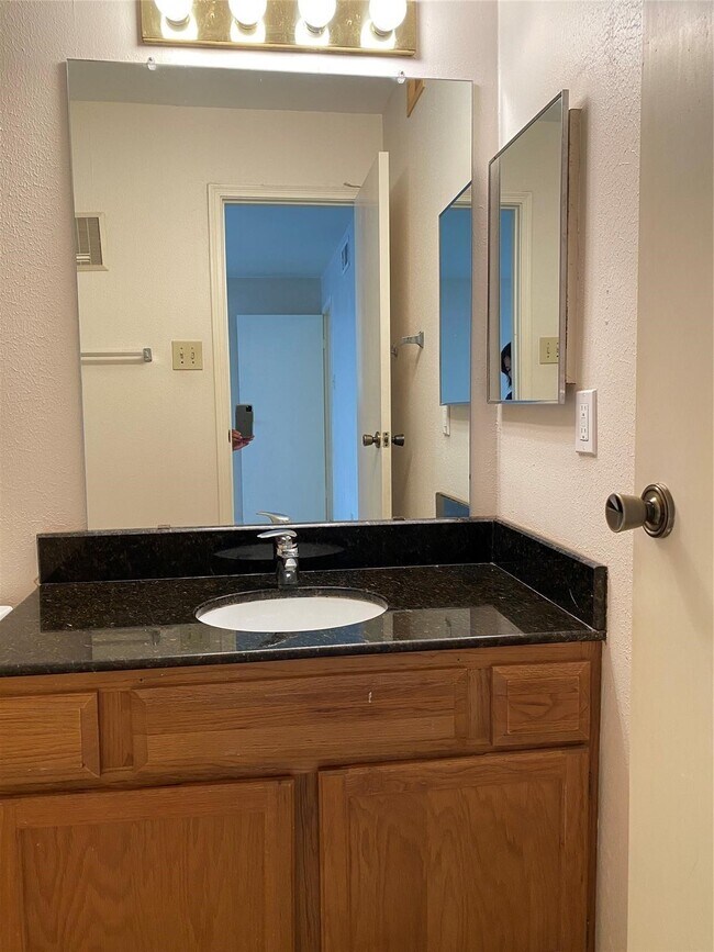 Photo - 7709 Cambridge St Unidad 7709