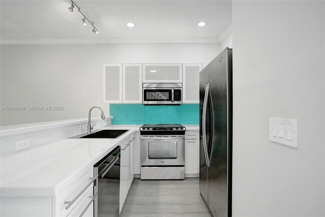 Photo - 835 NE 19th Ave