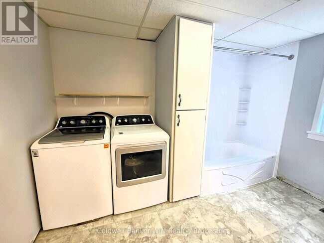 Photo - 278 Egremont St N