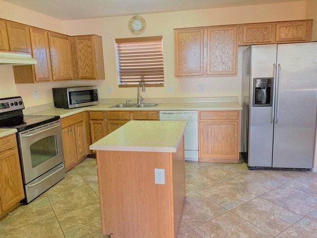 Photo - 35512 N Danish Red Trail